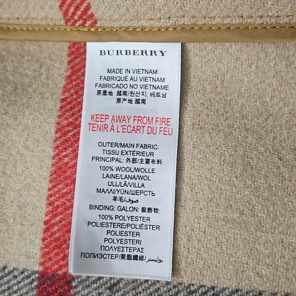 Burberry Children Wool Coat size 5Y - Picture 4 of 9
